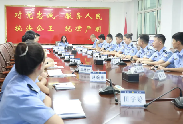 忻州定襄县公安局召开新入职民警见面座谈会