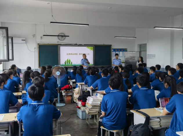 吕梁孝义公安：敲响禁毒“上课铃”，共筑青春无毒网