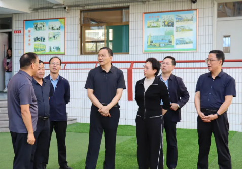 忻州静乐县长居清平调研教育教学工作