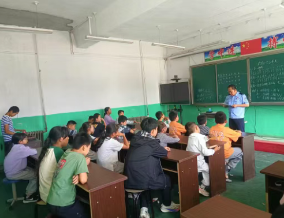 吕梁兴县公安局奥家湾派出所深入校园开展普法宣传活动