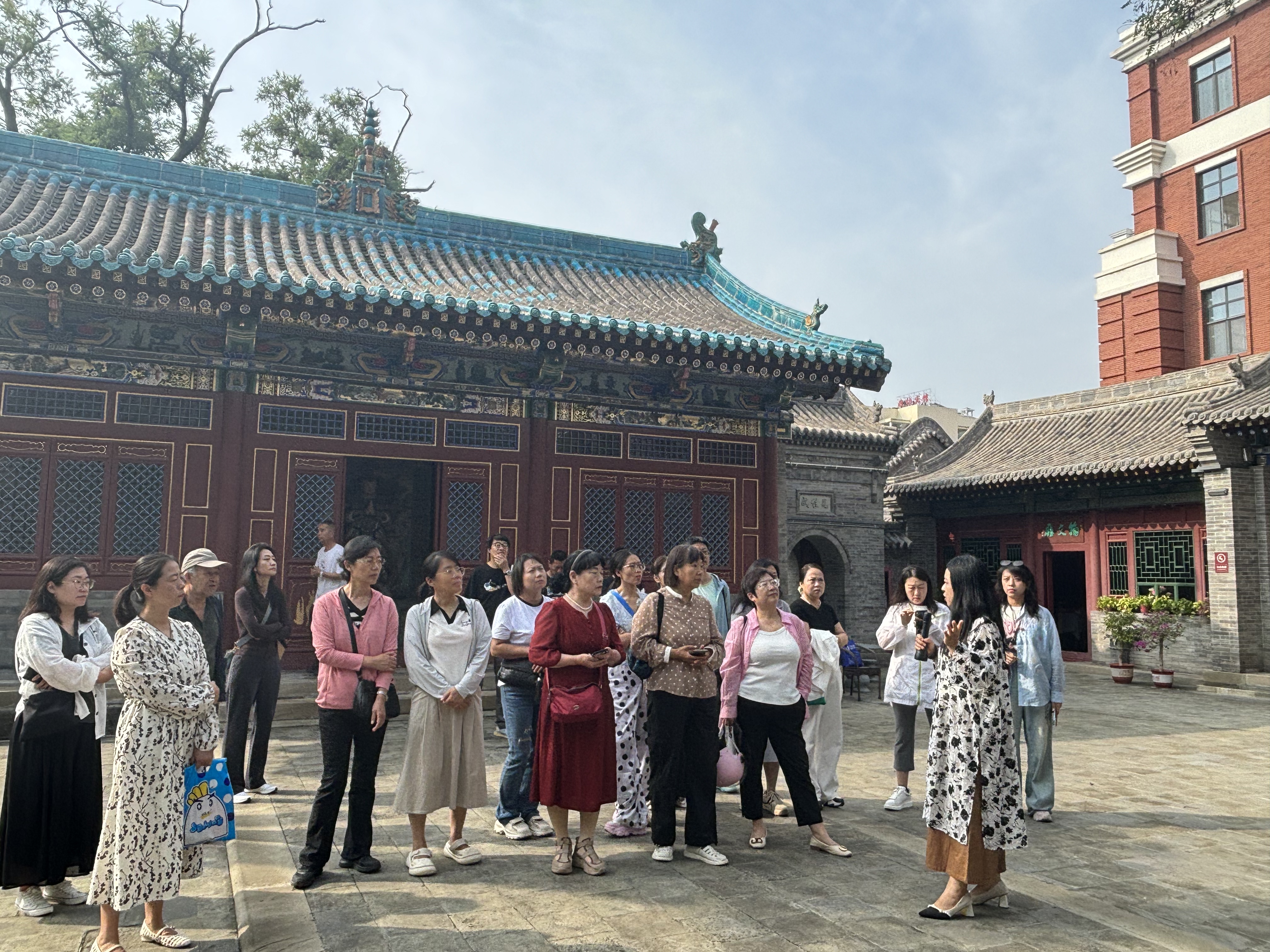 访文殊古寺悟千年文脉  绘古建风华传志愿精神——太原“杏韵者”志愿服务队赴文殊寺