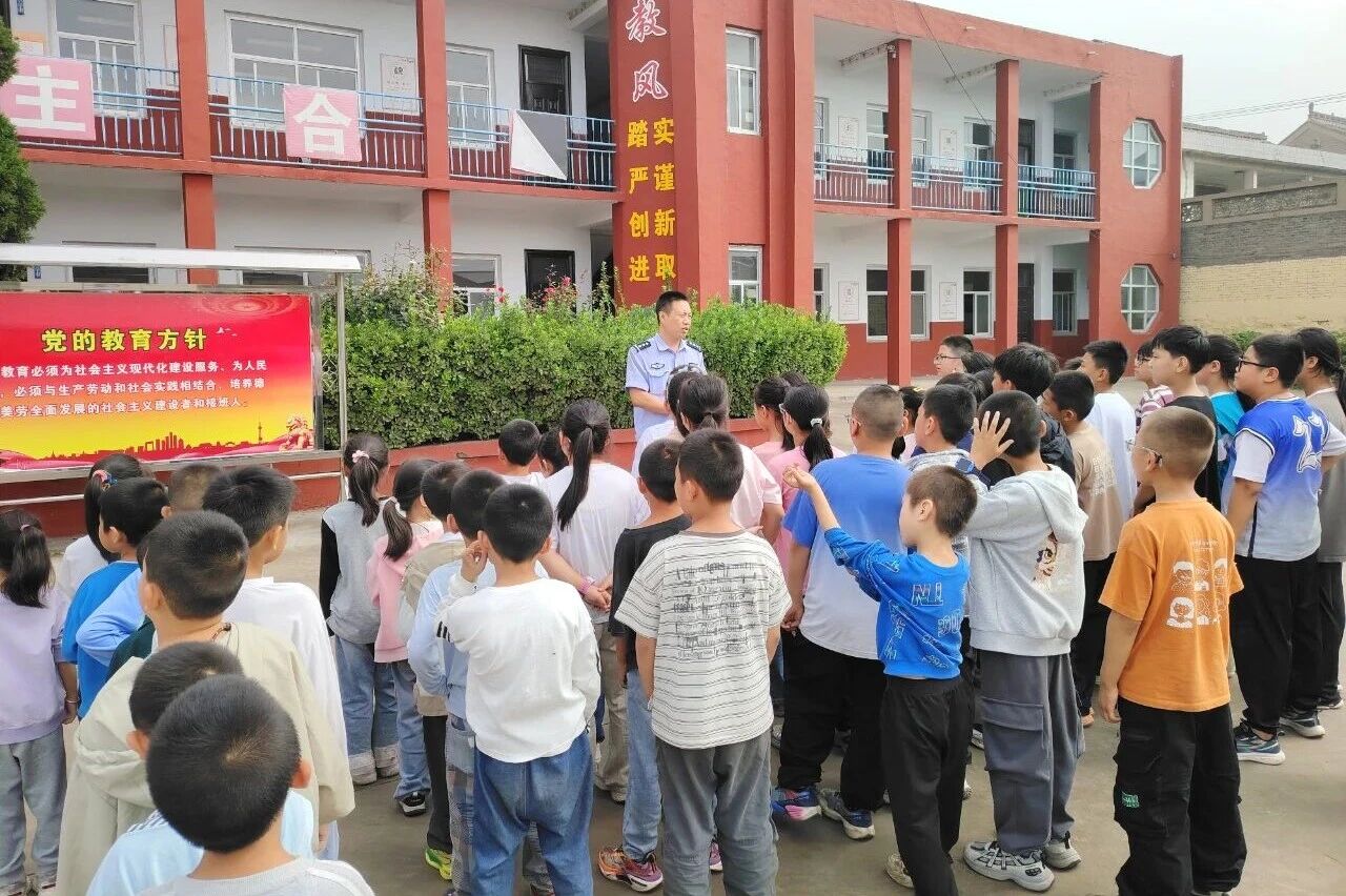 运城河津：法治宣传进校园  护航学子“警”相随