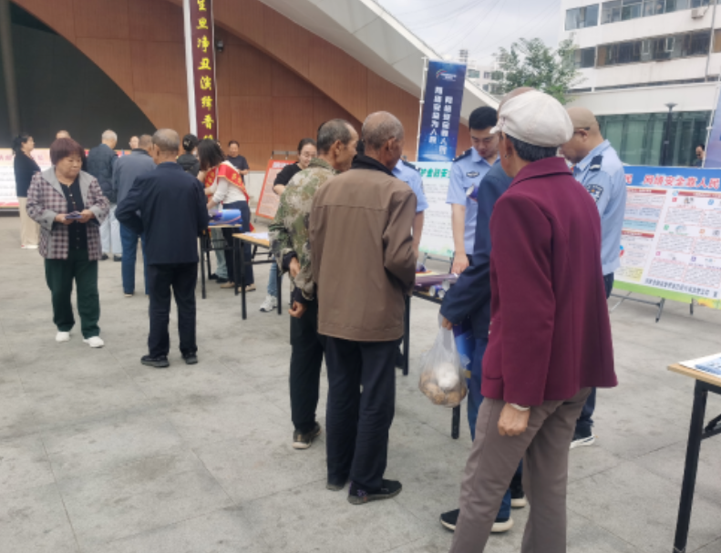 吕梁兴县公安局开展“网络安全为人民，网络安全靠人民”主题宣传活动