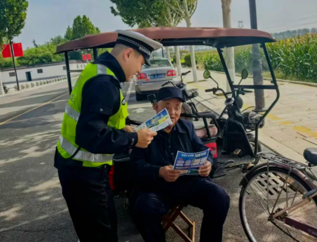 临汾公安交警紧盯“中老年群体”精准宣传，守护出行安全