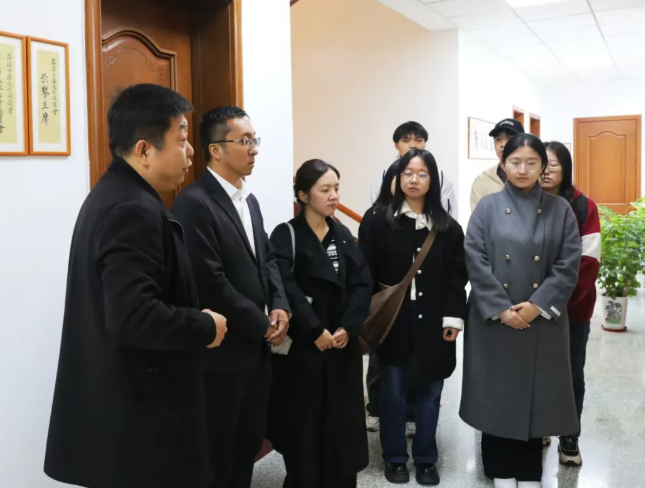 吕梁市记协召开吕梁学院实习生交流座谈会