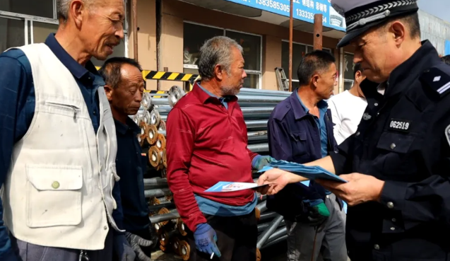 吕梁临县：交警宣传进企业  源头管理防事故