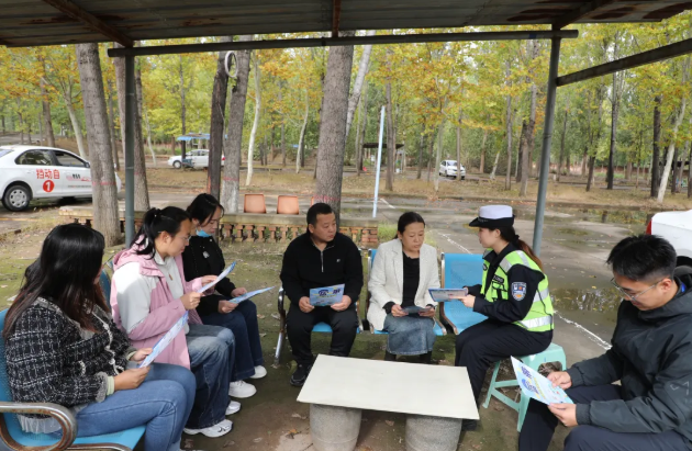临汾洪洞：交警宣传进驾校  守护安全“第一步”