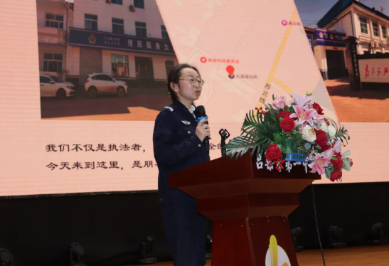 警校携手筑防线  安全护航伴成长——吕梁市第一中学开展校园安全专题讲座