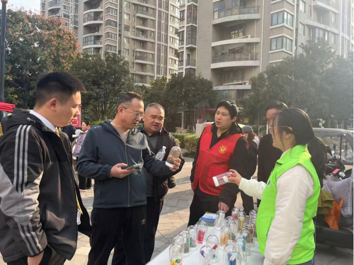 廉政中国-河南郑州:文化盛宴映社区 禁毒清风护家园428.png