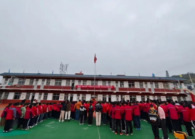 吕梁临县慈善：100 套体育用品，惠及两千乡村学子