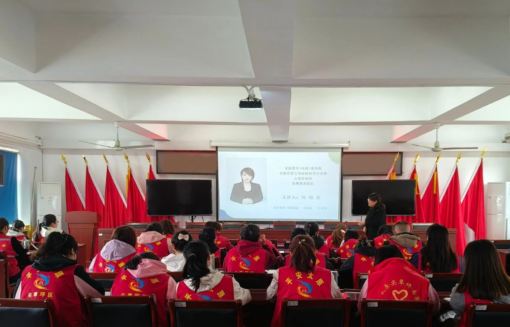 太原尖草坪区：网格员get新技能！“不吼不叫”成为社区育儿导师