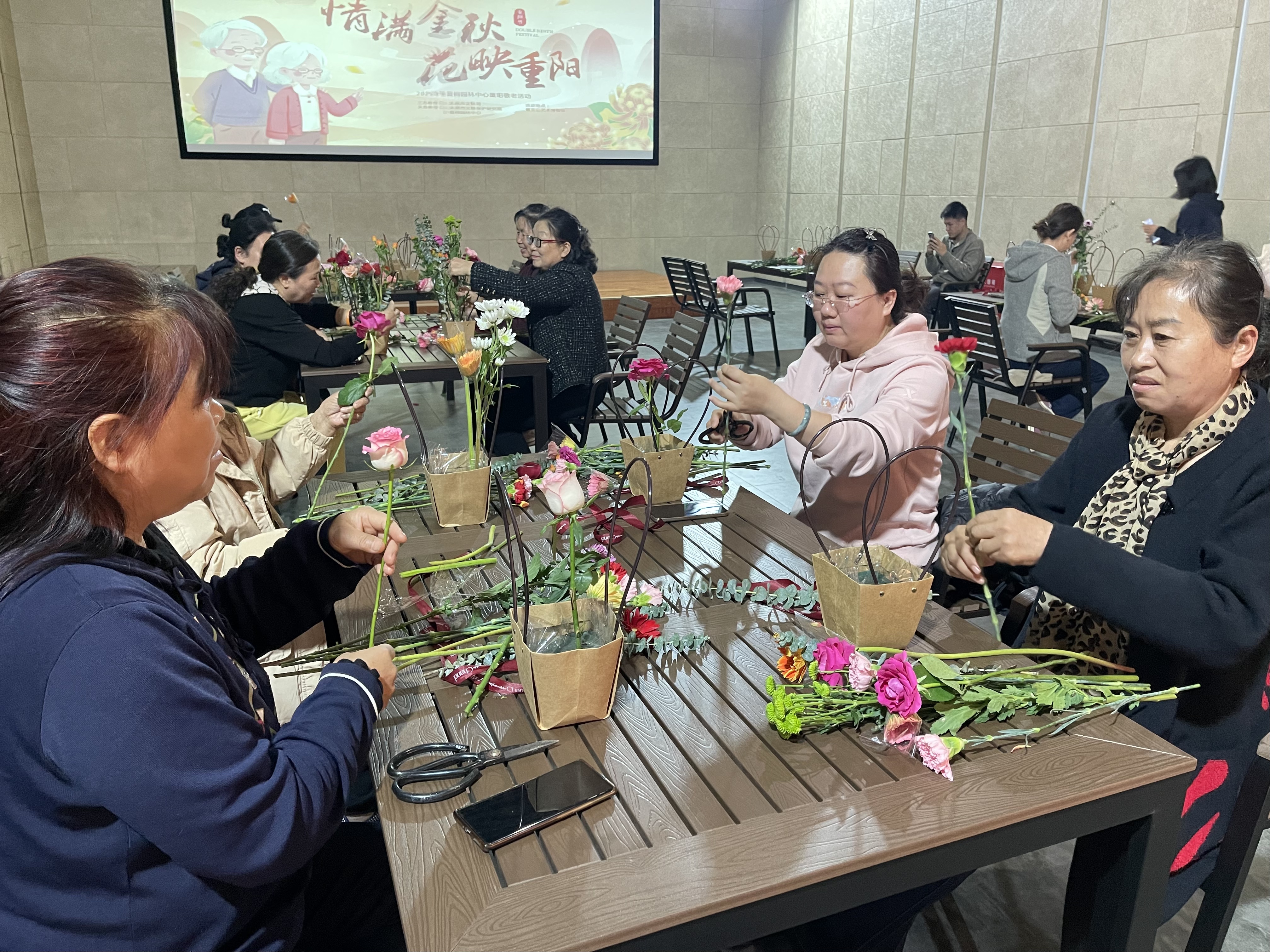 “情满金秋 · 花映重阳”——2025年晋祠园林中心举办重阳敬老活动