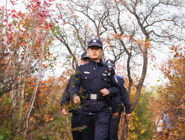 太原公安多维护航筑牢秋游安全屏障