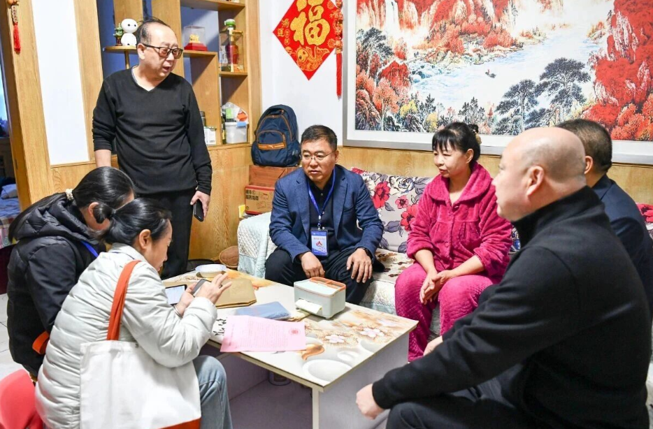 吕梁临县县委常委、常务副县长高云林调研指导临县全国1%人口抽样调查入户登记工作