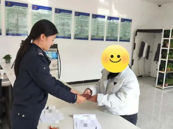 长治平顺：群众大意遗失户口簿  警民接力归还失主