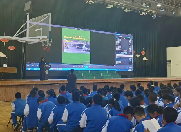 山西大同公安局交管一大队走进北师大附中 筑牢校园交通安全防线 