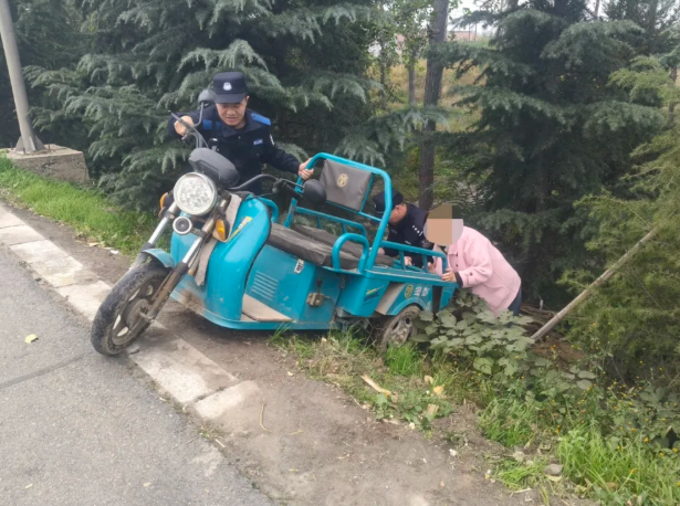 运城稷山：八旬老人坠沟遇险  警民同心火速救援护平安