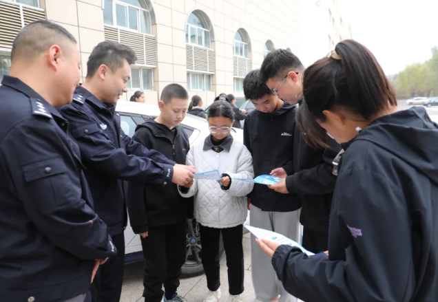 吕梁兴县公安局走进校园开展反诈宣传活动