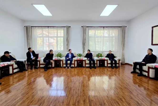 临汾尧都区：崔绍民  于乐与巴西德州飞机公司CEO、傲得通航外方总经理马修斯·格