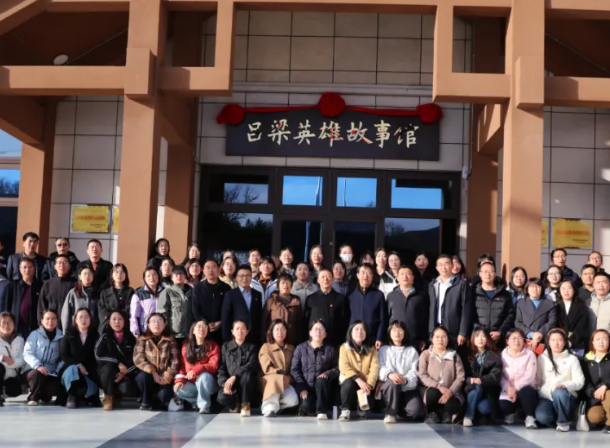 传承英雄精神  致敬红色教育家——吕梁离石区江阴初级中学主题党日活动