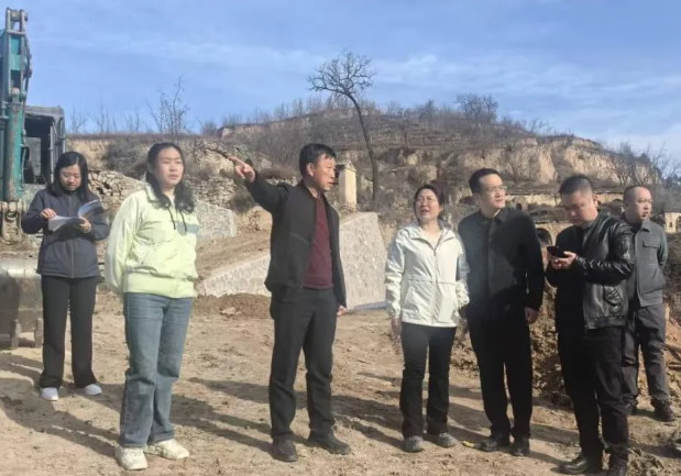 吕梁中阳：孙晶晶调研乡村公益性公墓建设情况