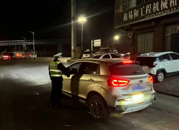 严查酒驾“不降温” 安全守护“不打烊” ——临汾安泽县公安局交通管理大队扎实开展