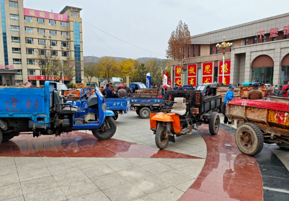 吕梁孝义公安：喷码建档+精准宣教  筑牢农三轮驾驶员“防护墙”