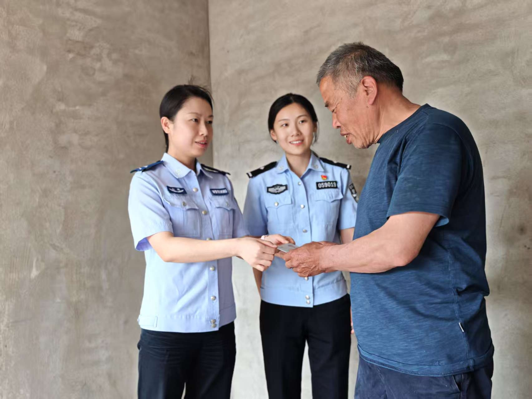 晋城沁水公安优化窗口服务用心解决群众“急难愁盼”