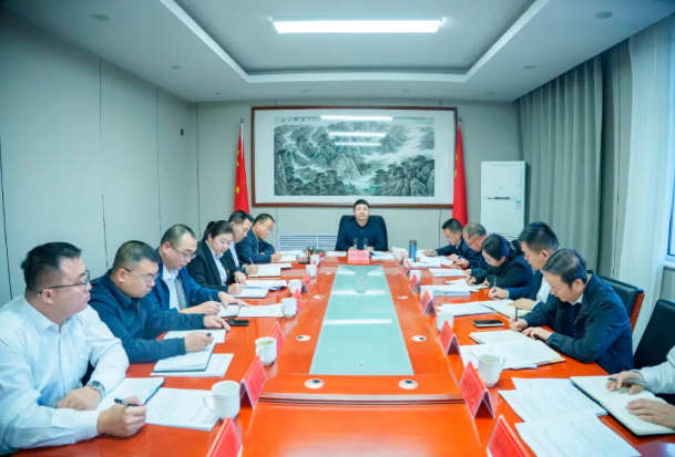 吕梁市住建局党组理论学习中心组（扩大）开展2025年第28次集体学习