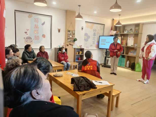 太原万柏林区兴华街道开展“分享的魔法  社区的滋味　好书共读《石头汤》”主题活动