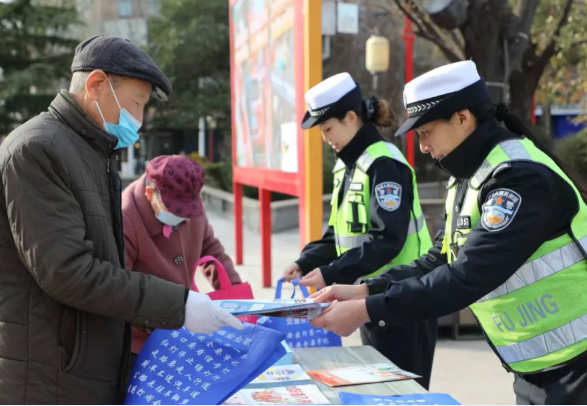 临汾洪洞公安交管大队开展“122”主题宣传活动  让交通安全深入人心