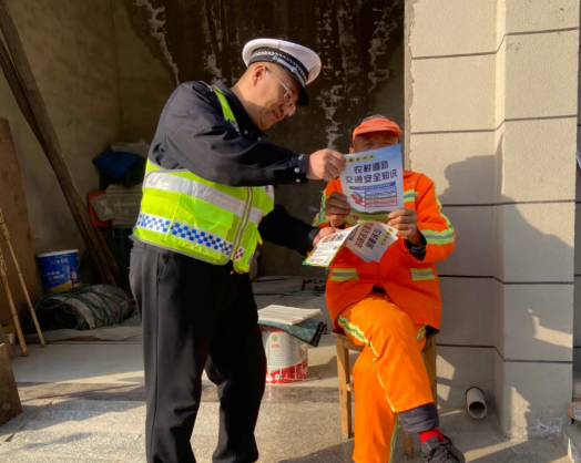 临汾公安交警进农村开展“美丽乡村行”守护平安路交通安全宣传