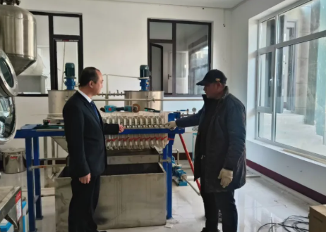 临汾浮山农商银行寨圪塔支行：榨油飘香“链”幸福，走访赋能添“新香”