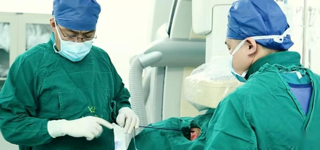 “生死门静脉”的守护者——山西白求恩医院血管外科TIPS团队以精湛技术托起生命希