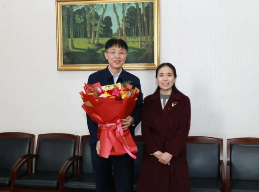 吕梁市科协党组书记、主席邢海华走访看望吕梁籍新当选的张靖院士