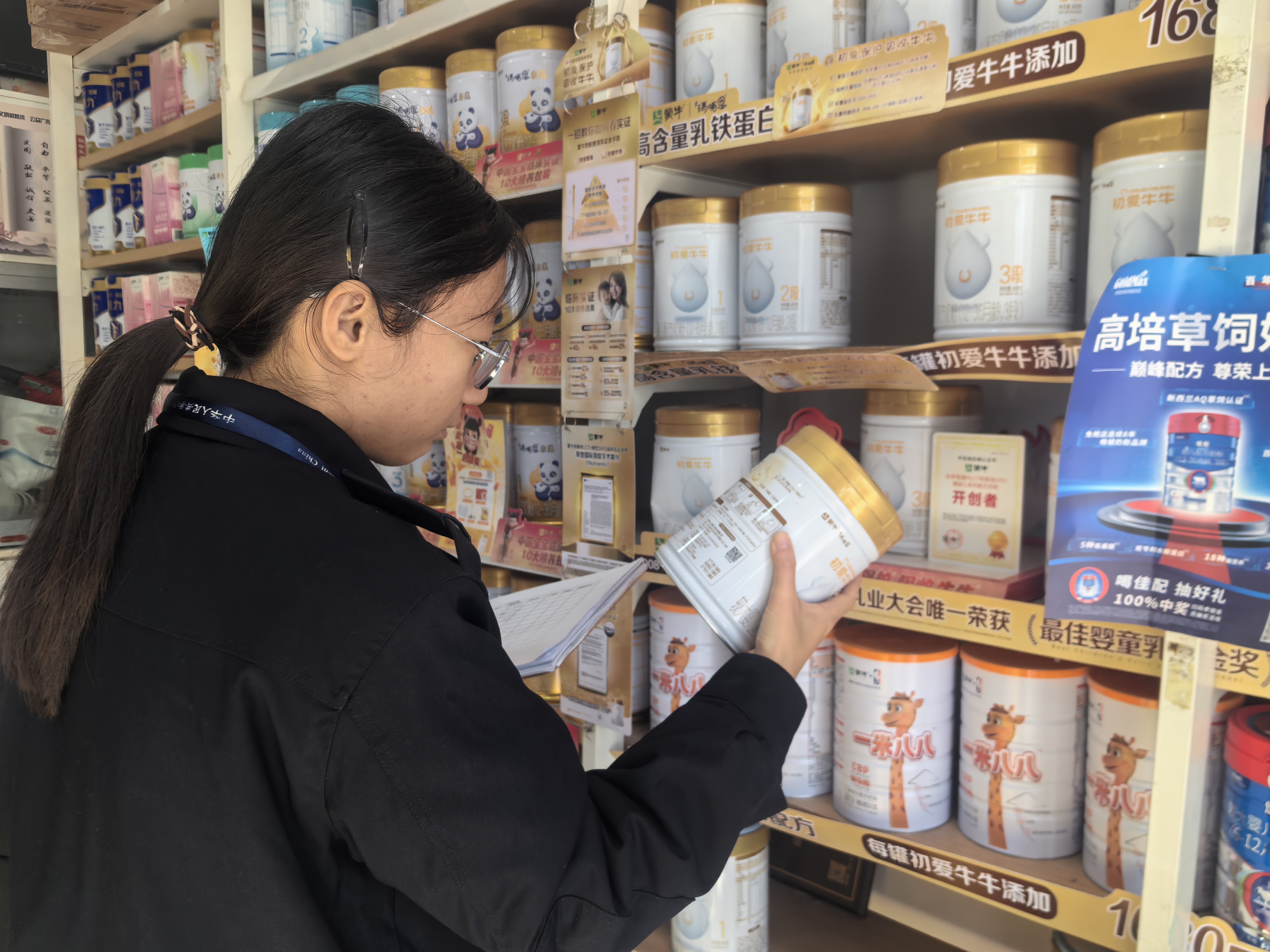 太原杏花岭区市监局敦化坊监管所开展婴幼儿配方乳粉食品安全风险排查
