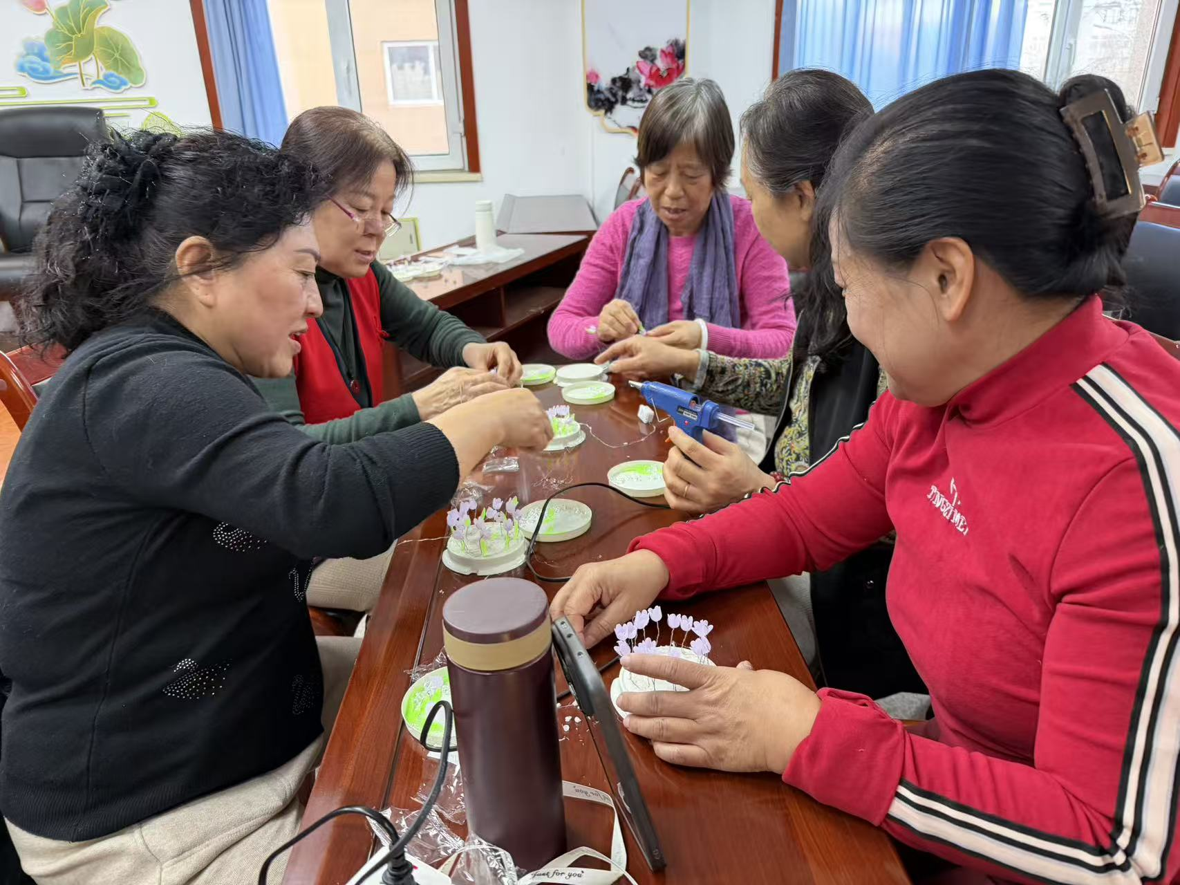 太原万柏林区下元街道纺织苑东社区：巧手点亮生活