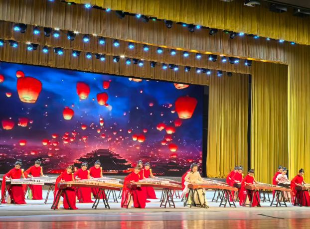 钢琴＋古筝？太原尖草坪区首场新年文化惠民演出，有点东西！