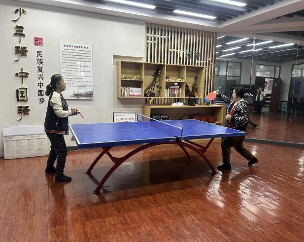 太原万柏林区千峰街道：乒乓跃动展活力  邻里交融显温情