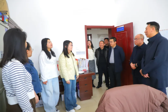 吕梁方山县法院：新春拜年送关怀  凝心聚力启新程