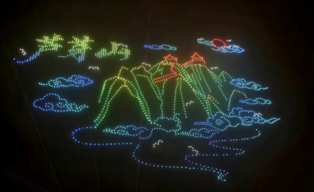 忻州宁武：2000架无人机点亮芦芽山夜空