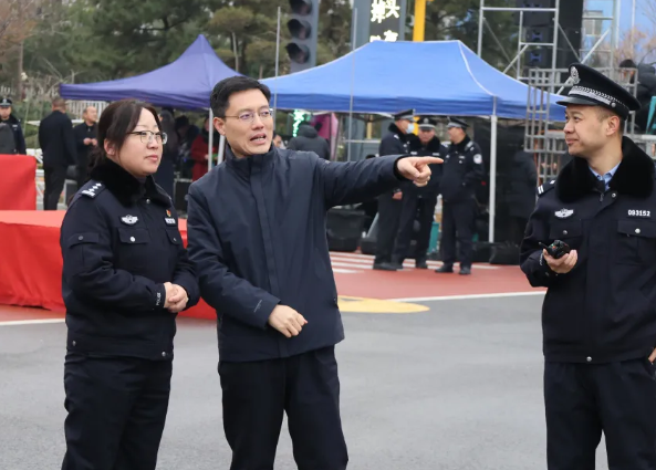 运城万荣公安全力以赴 护航“元宵社火闹新春”活动