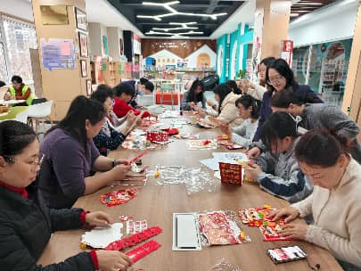 太原市万柏林区下元街道开展“巧手做花灯·欢喜闹元宵”元宵节主