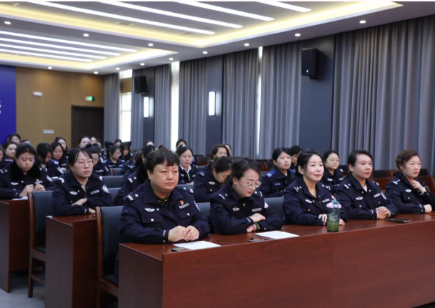 警营玫瑰绽芳华  巾帼建功护平安​——长治壶关县公安局举办“
