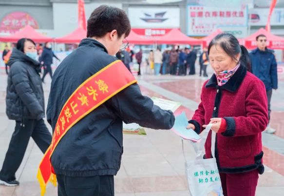 吕梁市生态环境局开展“3·15”国际消费者权益日集中宣传活动