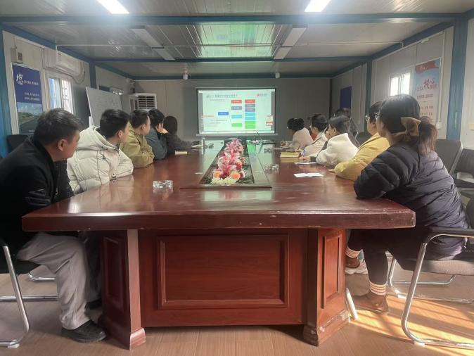 太原市政集团四公司学习观看市政工程开复工施工资料专题讲座