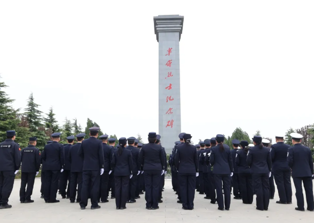 运城万荣公安开展“2026清明祭英烈”活动