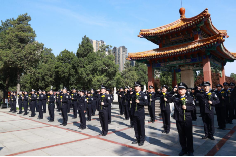 河南公安开展清明纪念活动