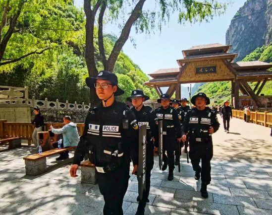 “景”中有警，“警”伴旅途——“五一”期间长治壶关公安全力护