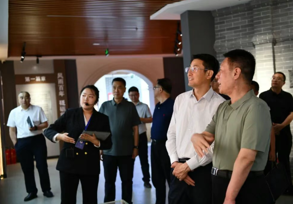吕梁汾阳市政府与山西医药学院举行工作会谈